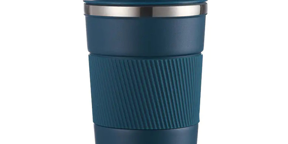 Comparing Heat Retention Efficiency of Insulated Coffee Mugs Versus Traditional Drinking Vessels